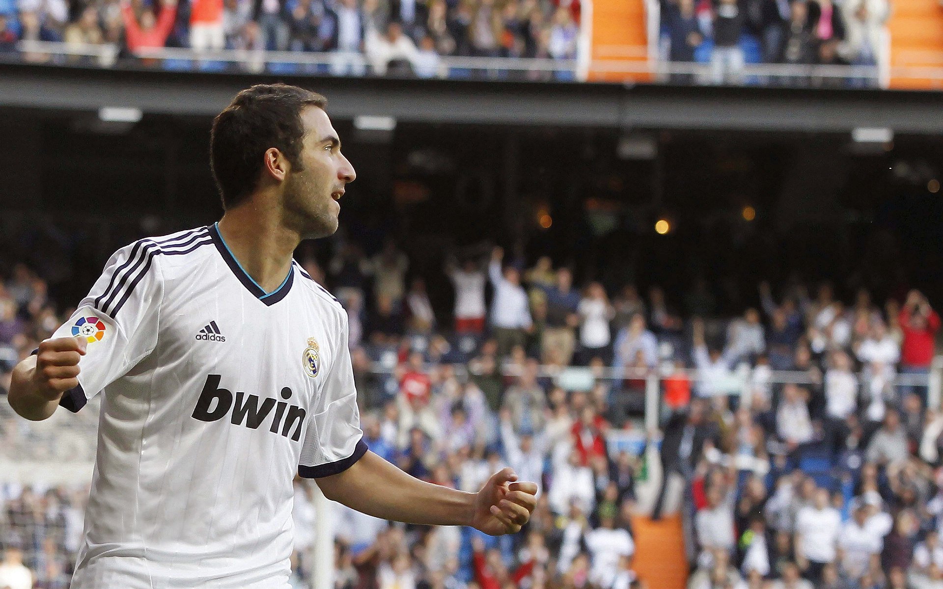 开云体育官网-绿茵启示录，当大场面先生遇见一波流—胜利美学的两极与共鸣