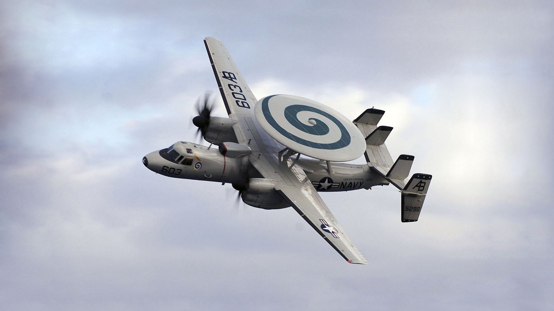 开云体育在线-双线辉煌，独行侠碾压尼克斯，浓眉欧冠决赛封神之战