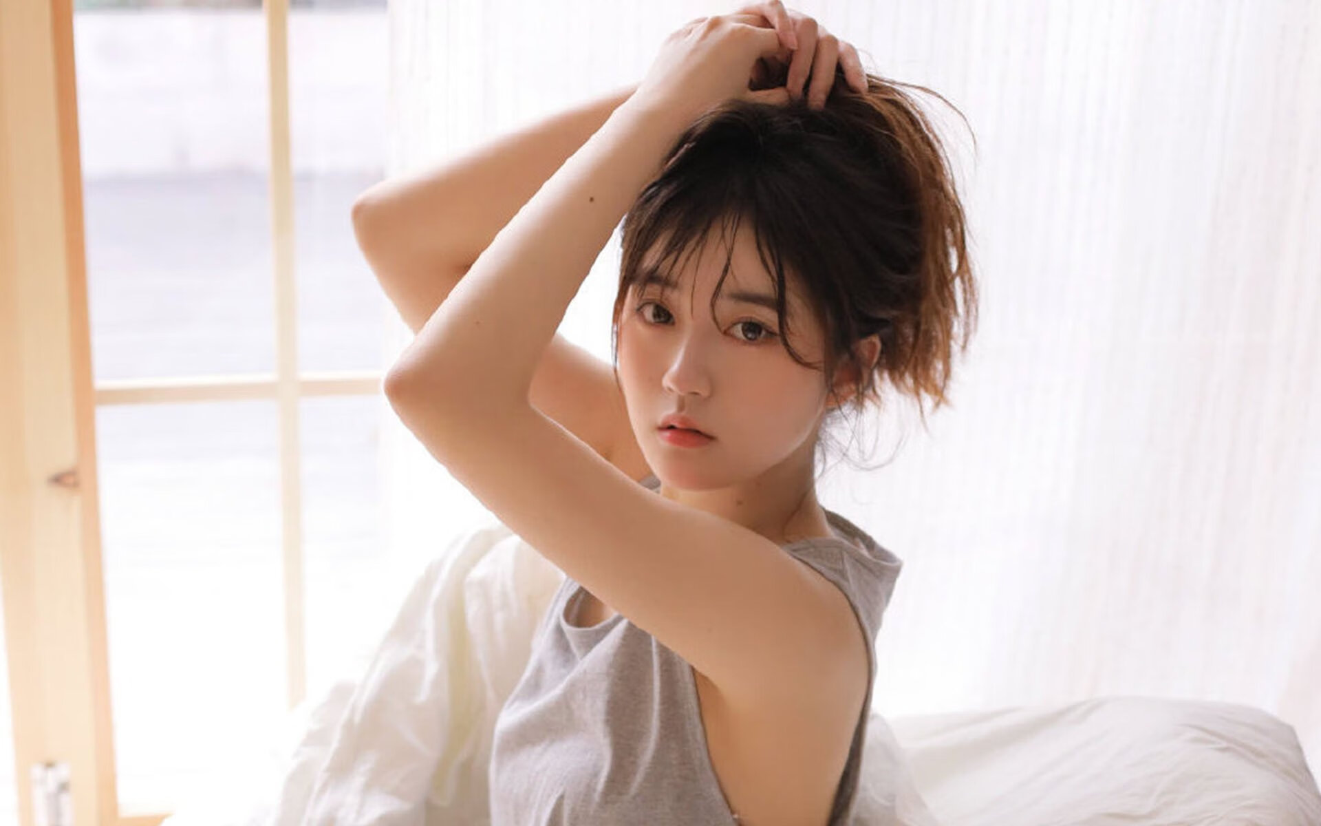 贝蒂斯友谊赛掀翻几内亚，拉亚欧冠决赛一战封神，足球世界的双重震撼